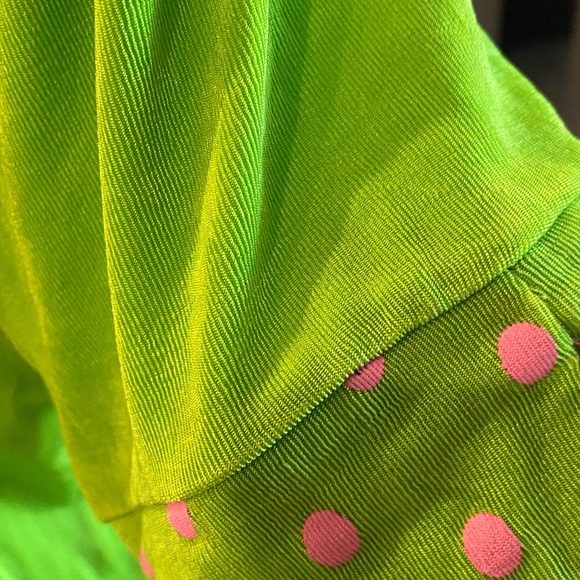 Lime green with pink accent Capri pants suit. With matching bracelet size M - Picture 4 of 6